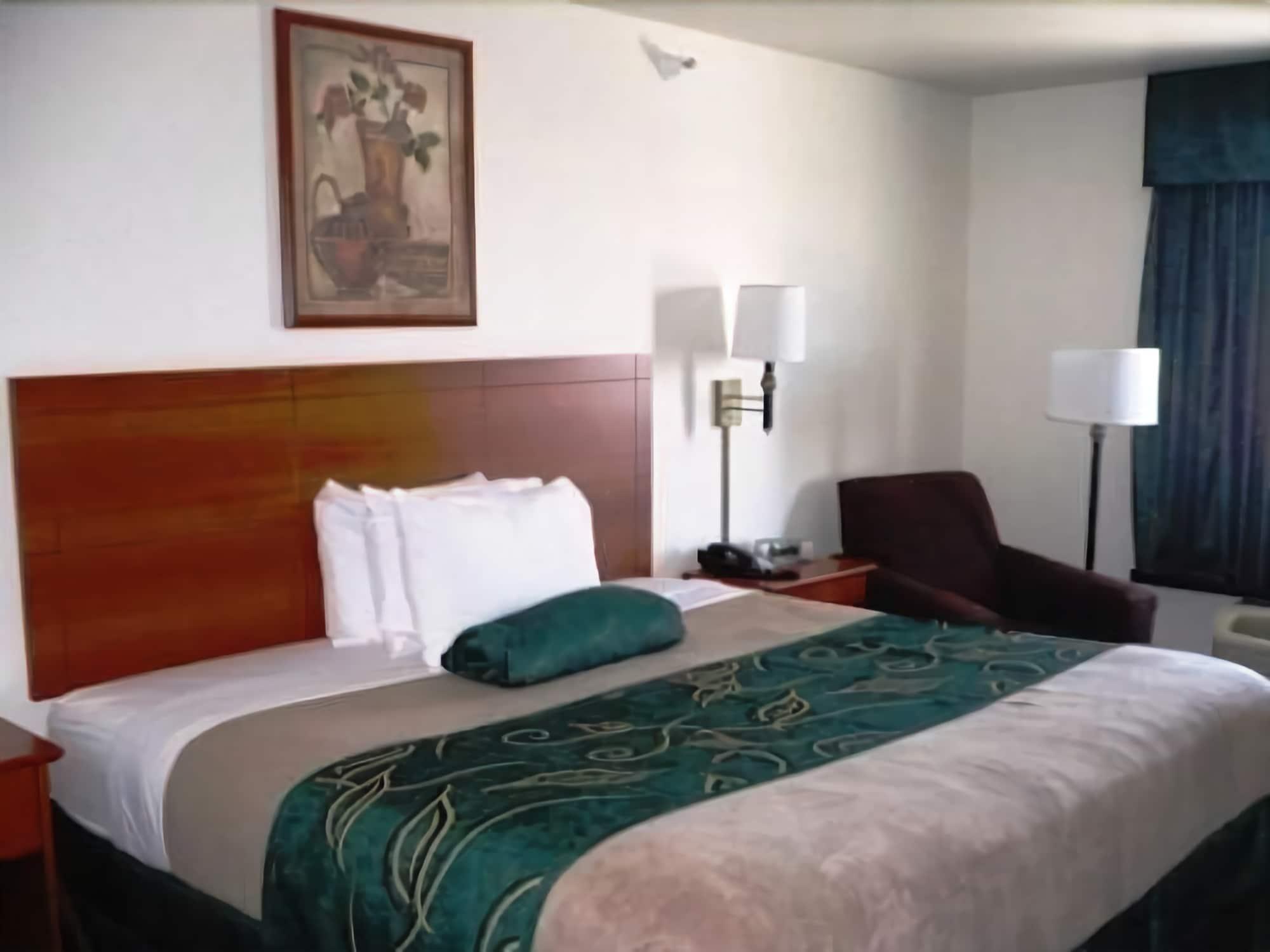 Travelodge By Wyndham Clinton Valley West Court Pokoj fotografie