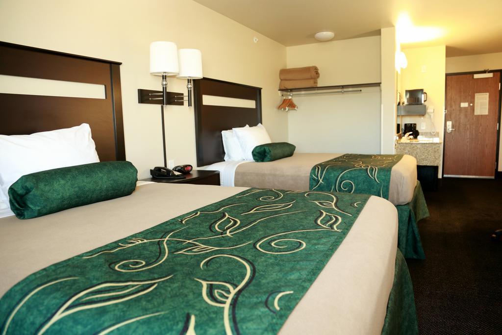 Travelodge By Wyndham Clinton Valley West Court Exteriér fotografie